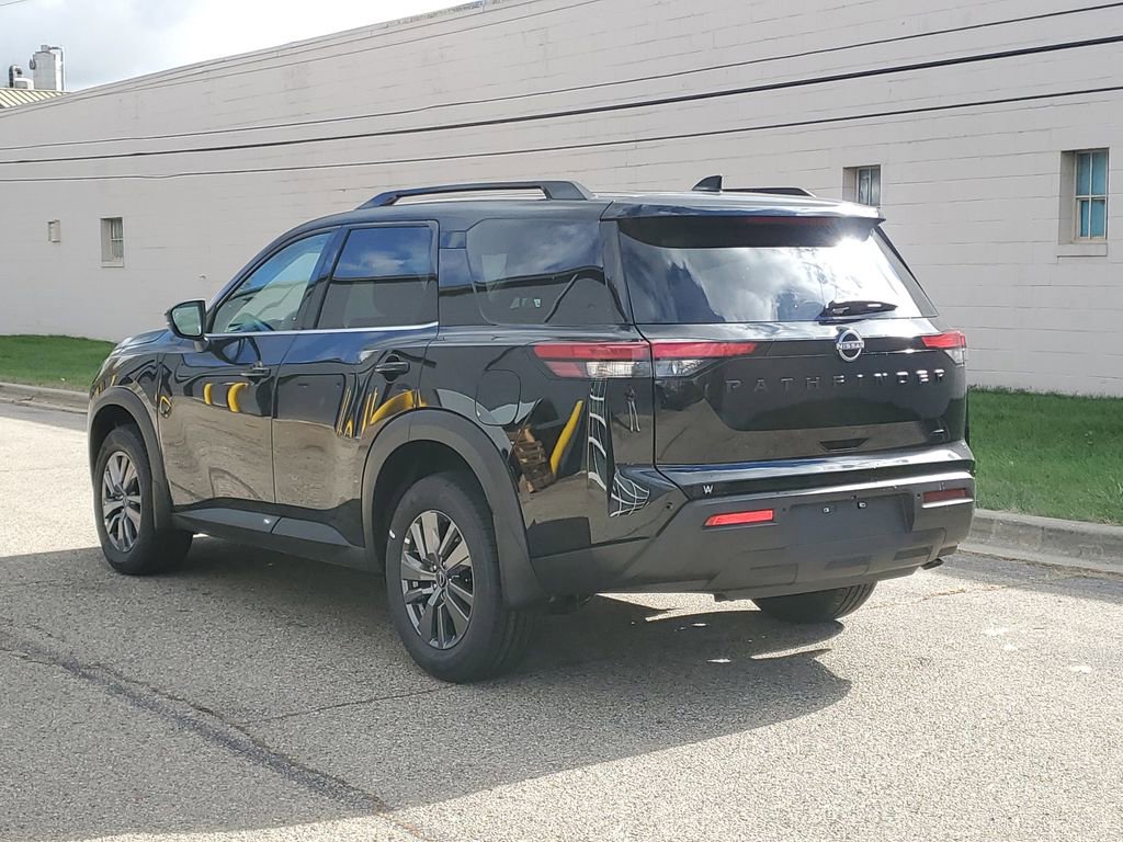 New 2025 Nissan Pathfinder SV image 3