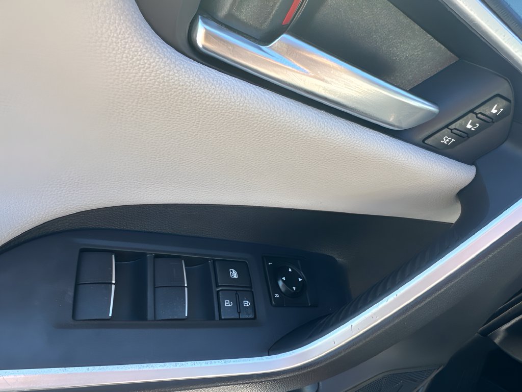 Used 2020 Toyota RAV4 Limited w/ All Weather Liner Package AWD/4WD image 25