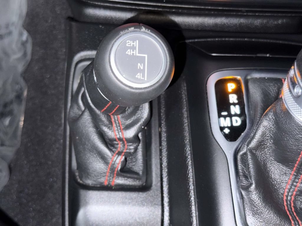 Used 2020 Jeep Wrangler Unlimited Rubicon w/ Dual Top Group AWD/4WD image 22
