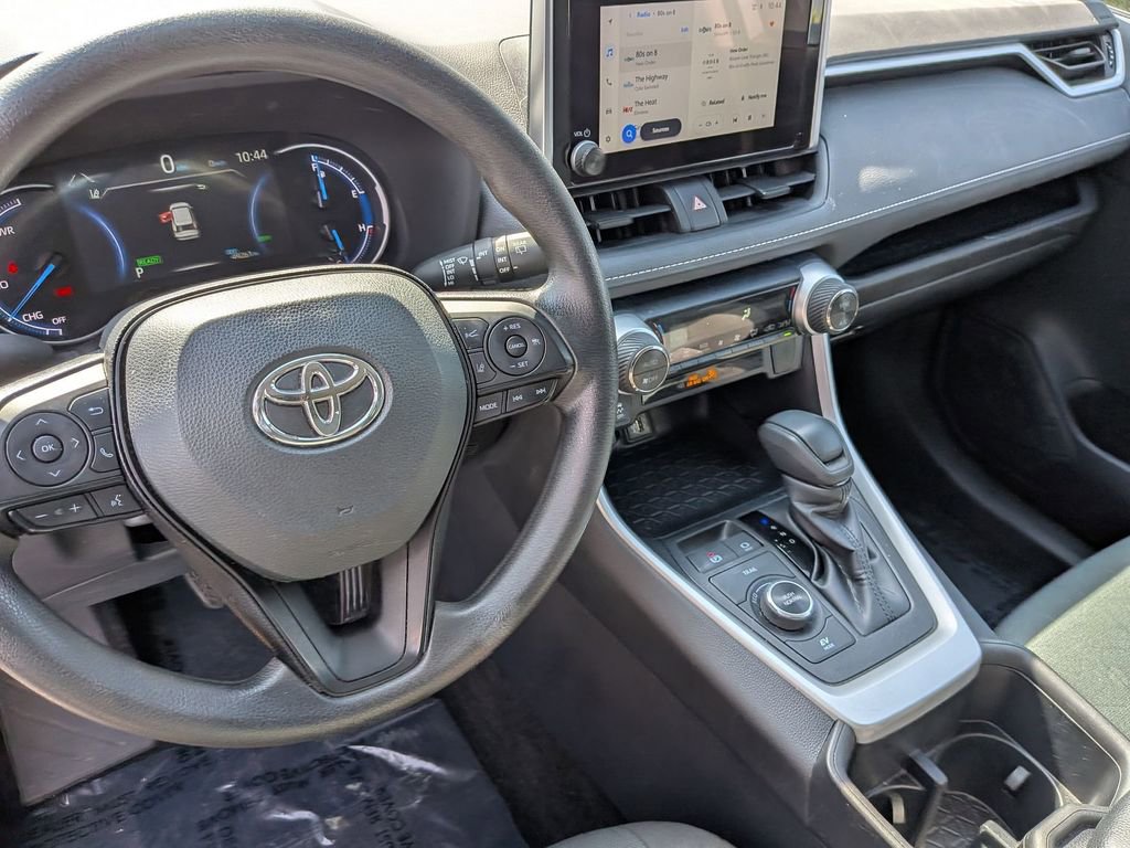 Used 2025 Toyota RAV4 XLE AWD/4WD image 15