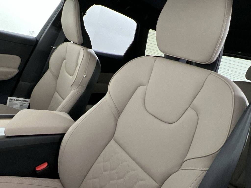 New 2026 Volvo XC60 B5 Plus w/ Climate Package image 11