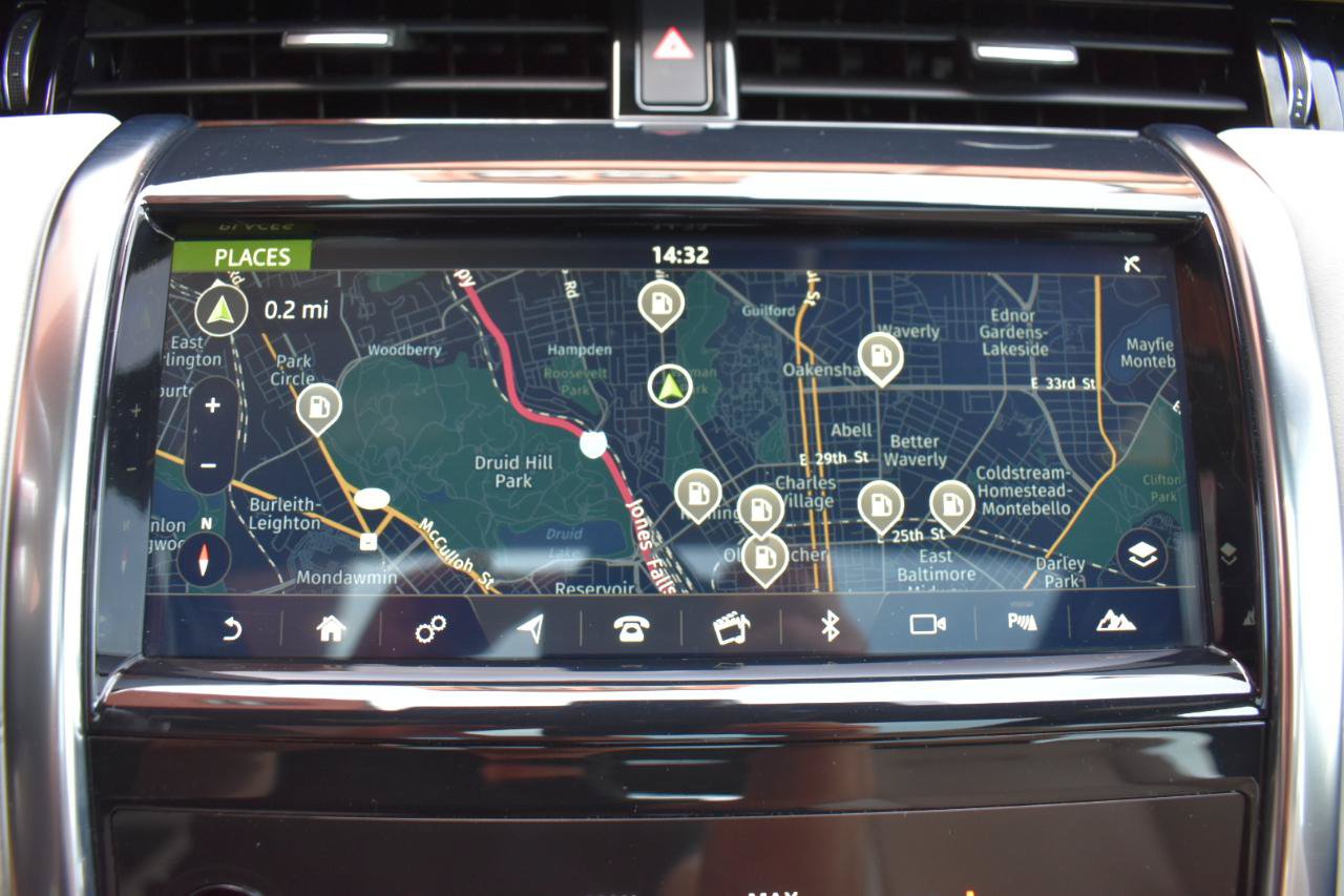 Used 2020 Land Rover Discovery Sport SE AWD/4WD image 26