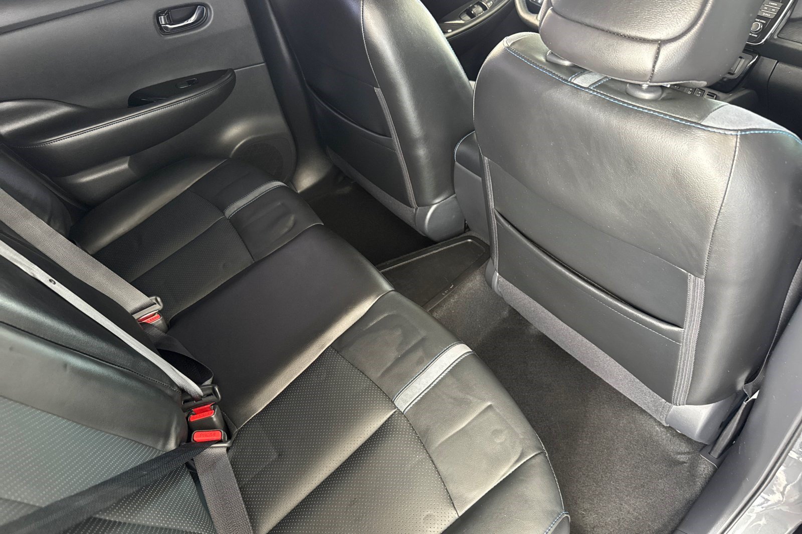 Used 2018 Nissan Leaf SL w/ SL Technology Package FWD image 32