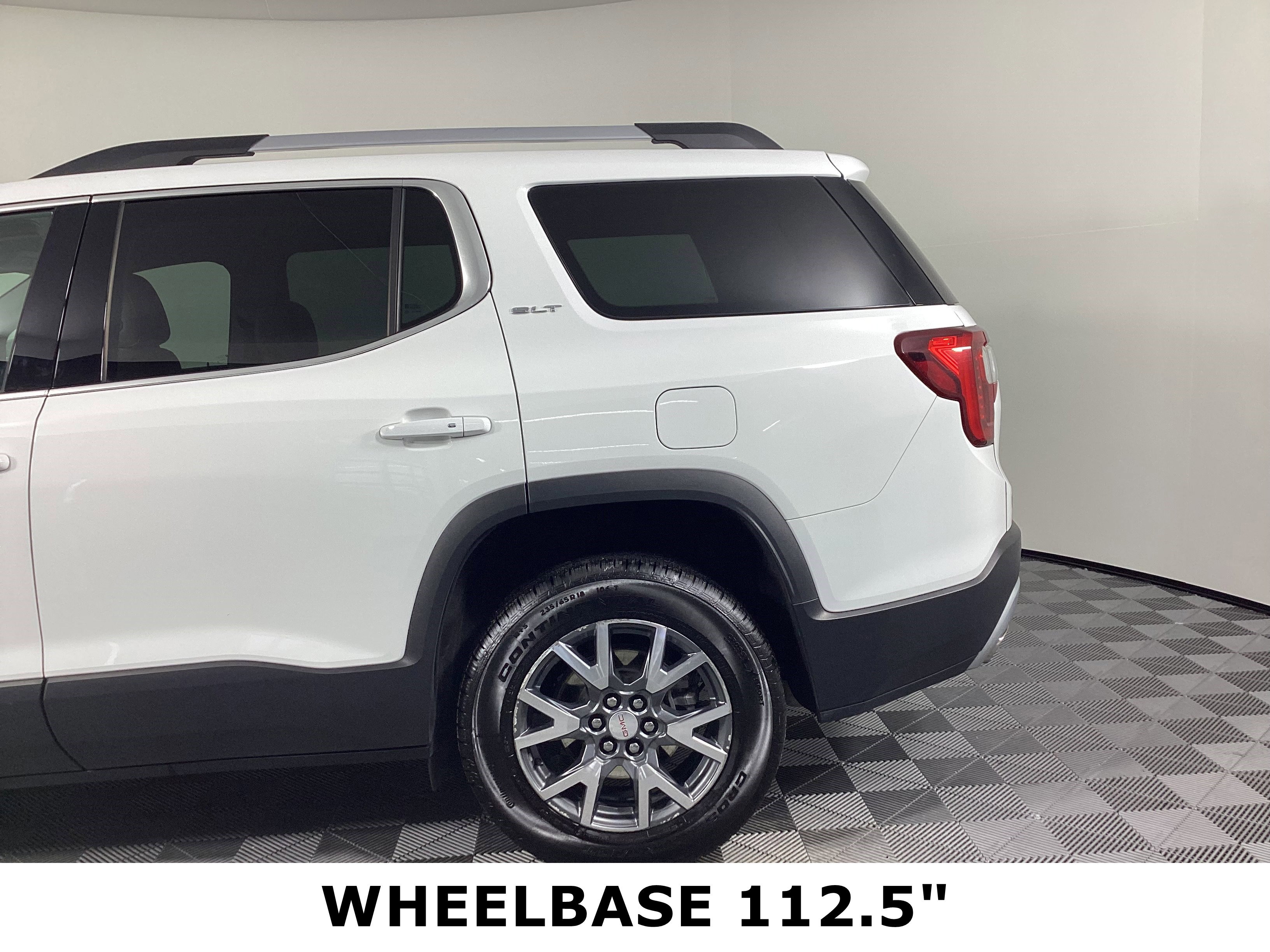 Used 2023 GMC Acadia SLT image 9