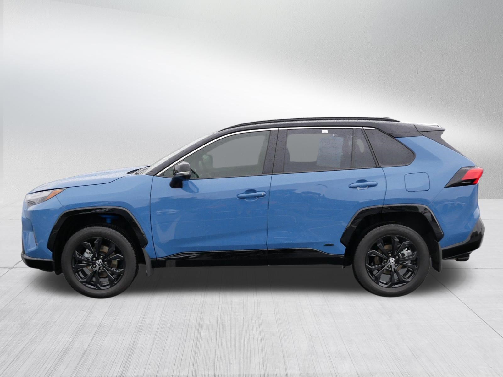 Certified 2025 Toyota RAV4 XSE w/ Weather Package AWD/4WD image 4