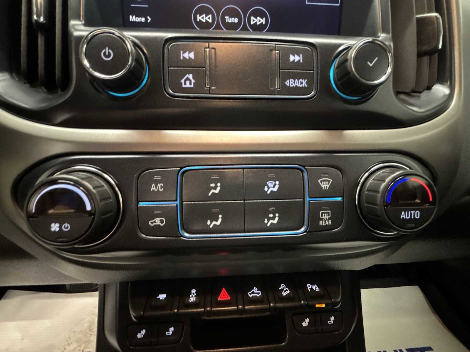 Used 2019 Chevrolet Colorado Z71 AWD/4WD image 16