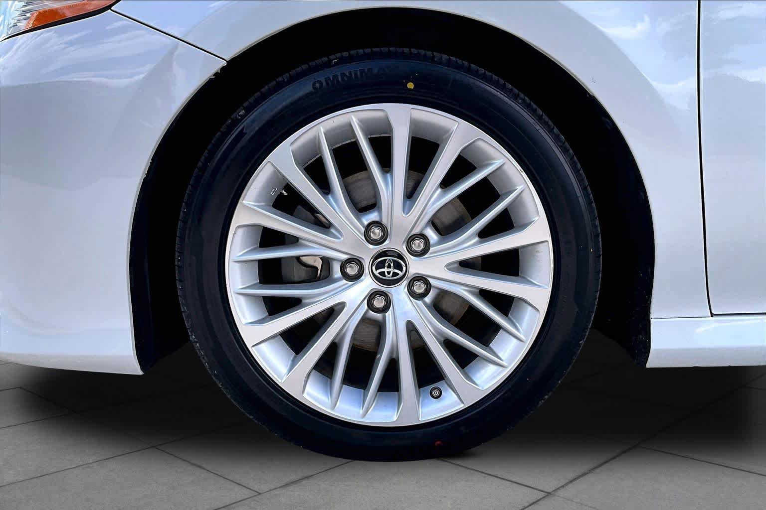 Used 2018 Toyota Camry XLE w/ Driver Assist Package FWD image 11