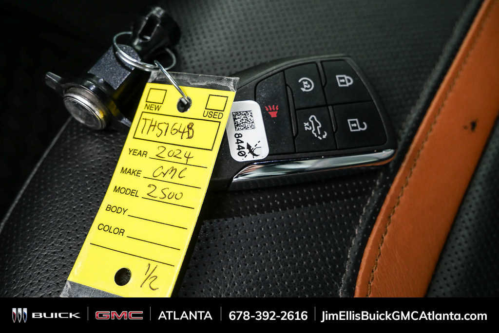Used 2024 GMC Sierra 2500 AT4 w/ Technology Package AWD/4WD image 32