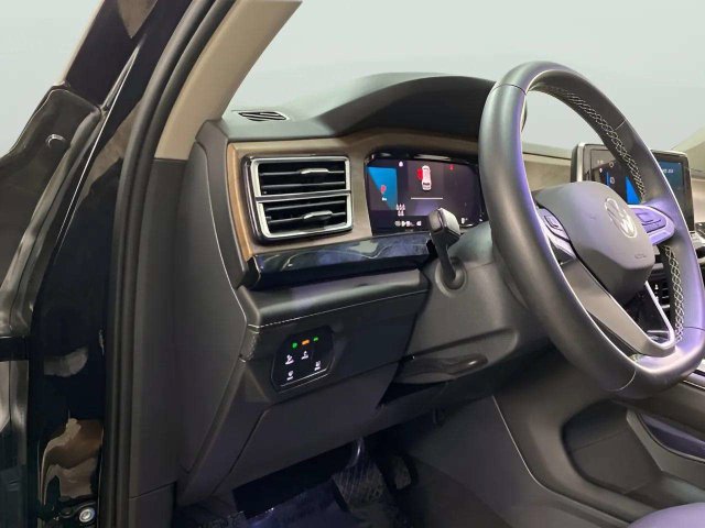 Used 2026 Volkswagen Atlas SE FWD image 31