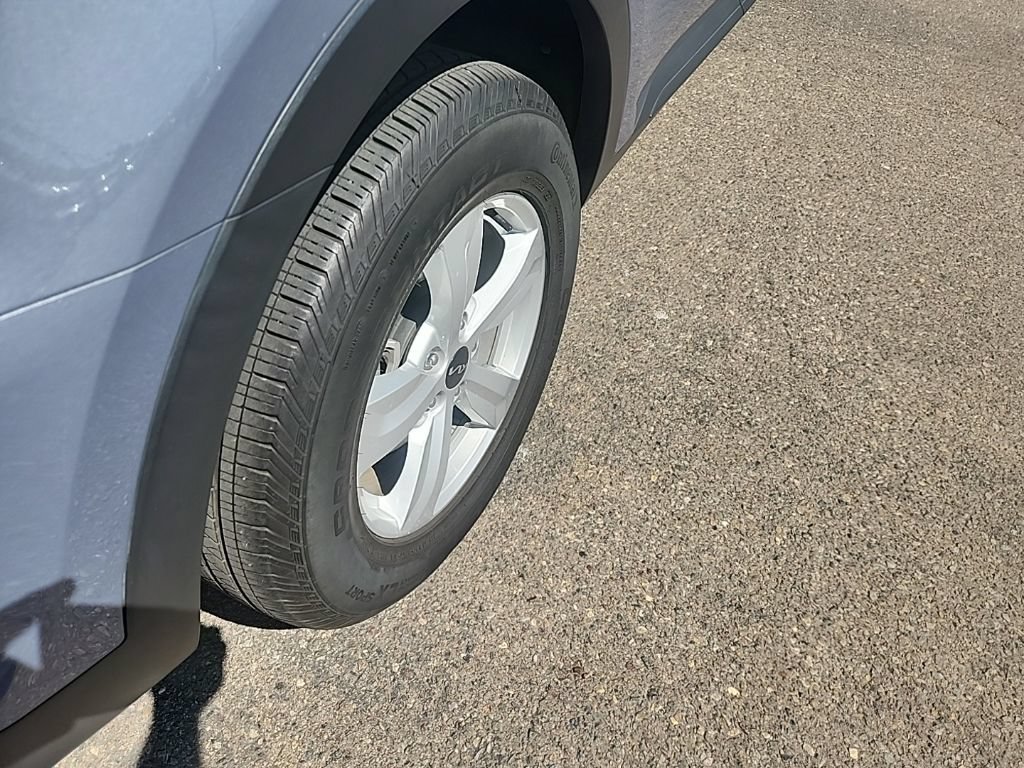 Certified 2023 Kia Sorento LX FWD image 14