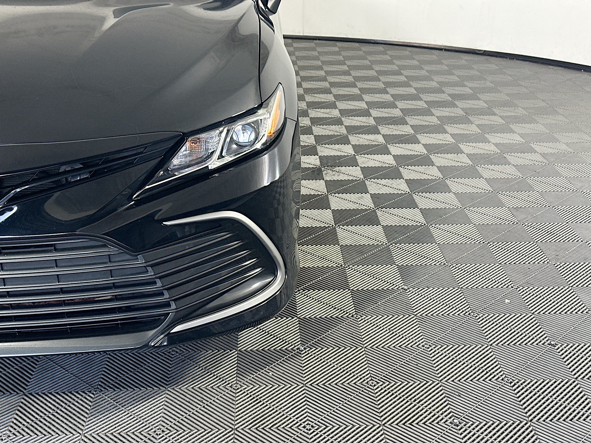 Used 2022 Toyota Camry LE FWD image 9