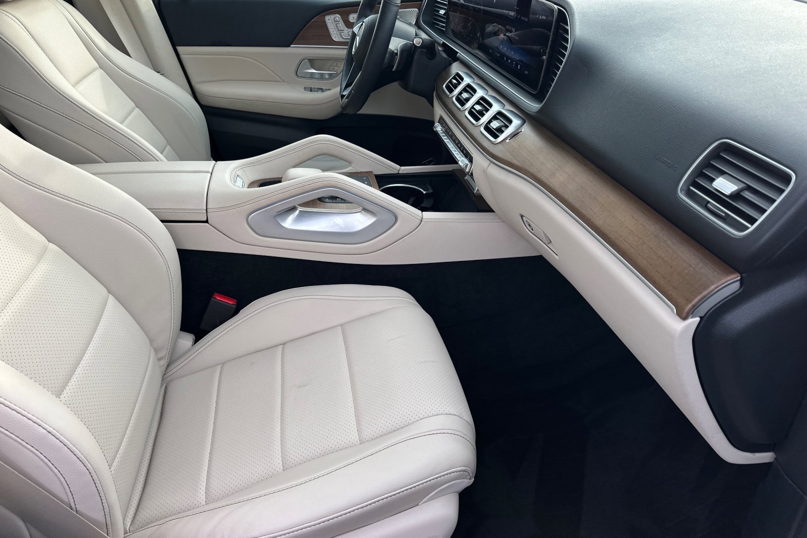 Used 2024 Mercedes-Benz GLE 450 4MATIC image 16