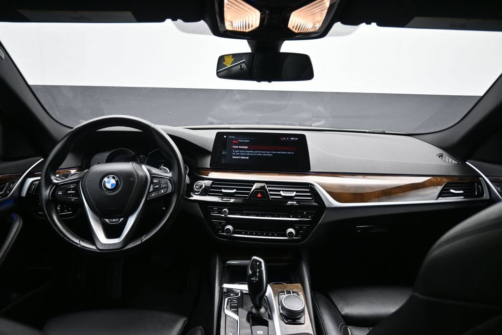 Used 2018 BMW 530i xDrive AWD/4WD image 38