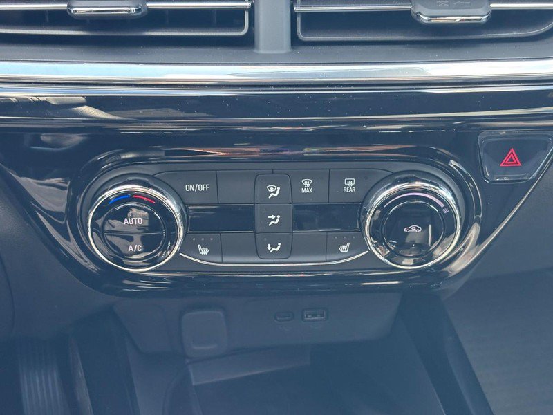 New 2026 Chevrolet Trax RS w/ Sunroof Package FWD image 17