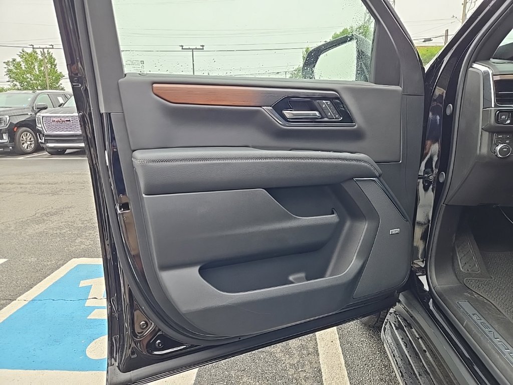 New 2026 GMC Yukon Denali AWD/4WD image 12