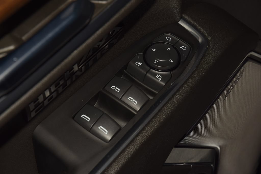 Used 2023 Chevrolet Silverado 1500 High Country w/ High Country Premium Package AWD/4WD image 52