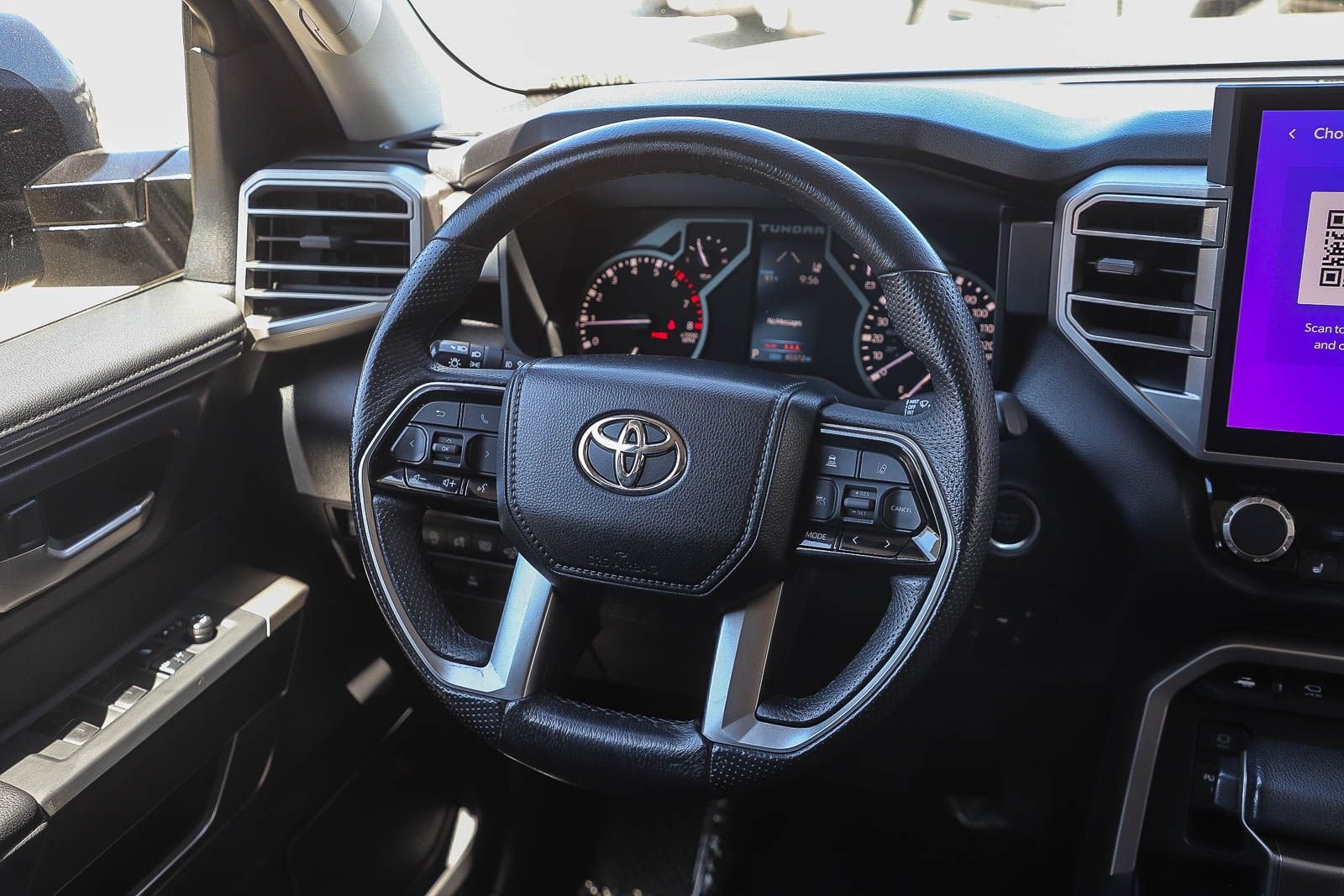 Used 2022 Toyota Tundra SR5 w/ SR5 Premium Package RWD image 14