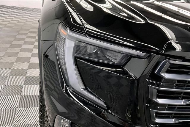 Used 2025 GMC Acadia AT4 image 33