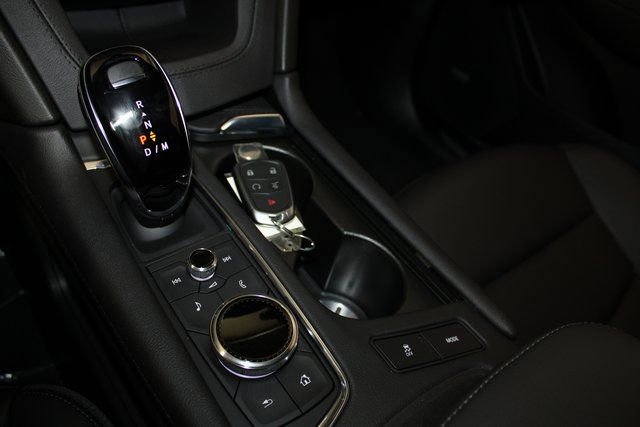 New 2026 Cadillac XT5 Luxury image 16