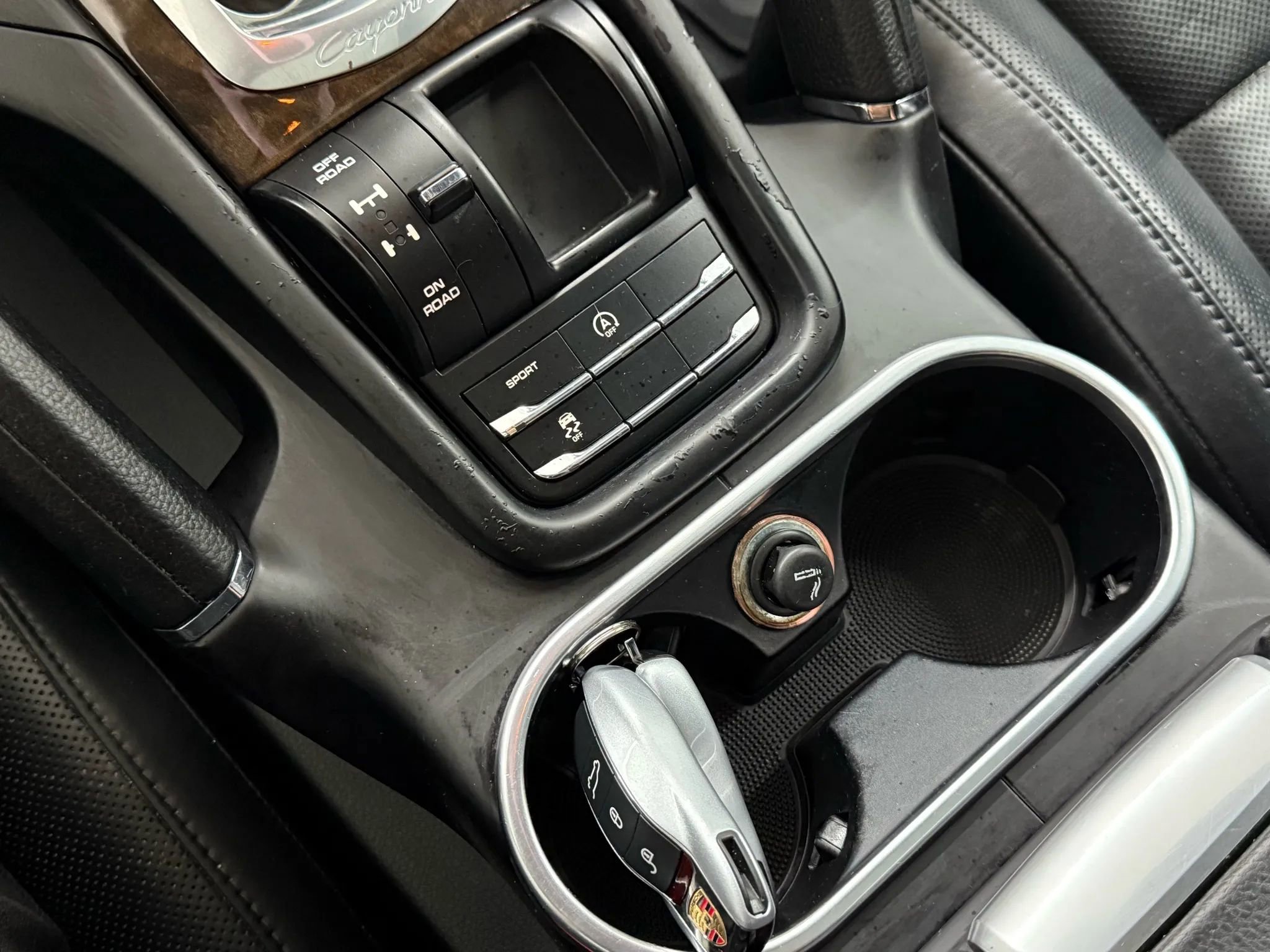 Used 2018 Porsche Cayenne Platinum Edition image 28