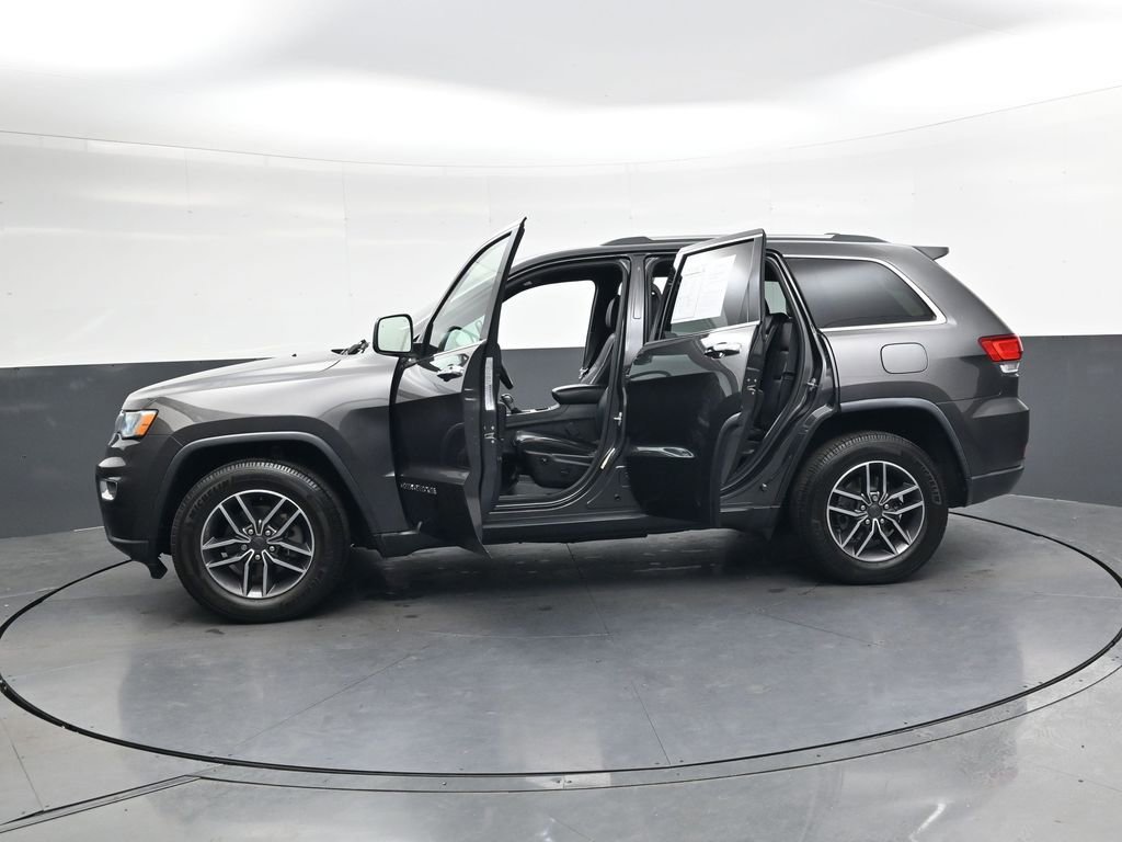 Used 2020 Jeep Grand Cherokee Limited w/ Luxury Group II image 36
