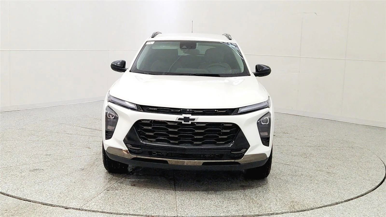 Used 2025 Chevrolet Trax ACTIV w/ Driver Confidence Package image 2