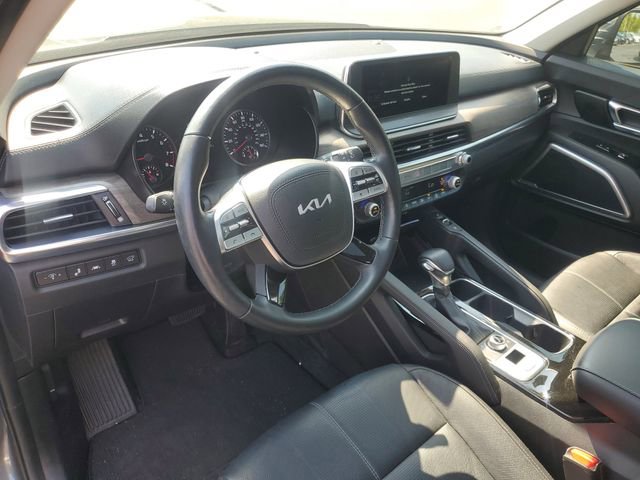 Used 2022 Kia Telluride EX image 16