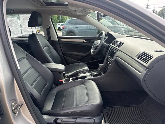 Used 2014 Volkswagen Passat 1.8T SE FWD image 9