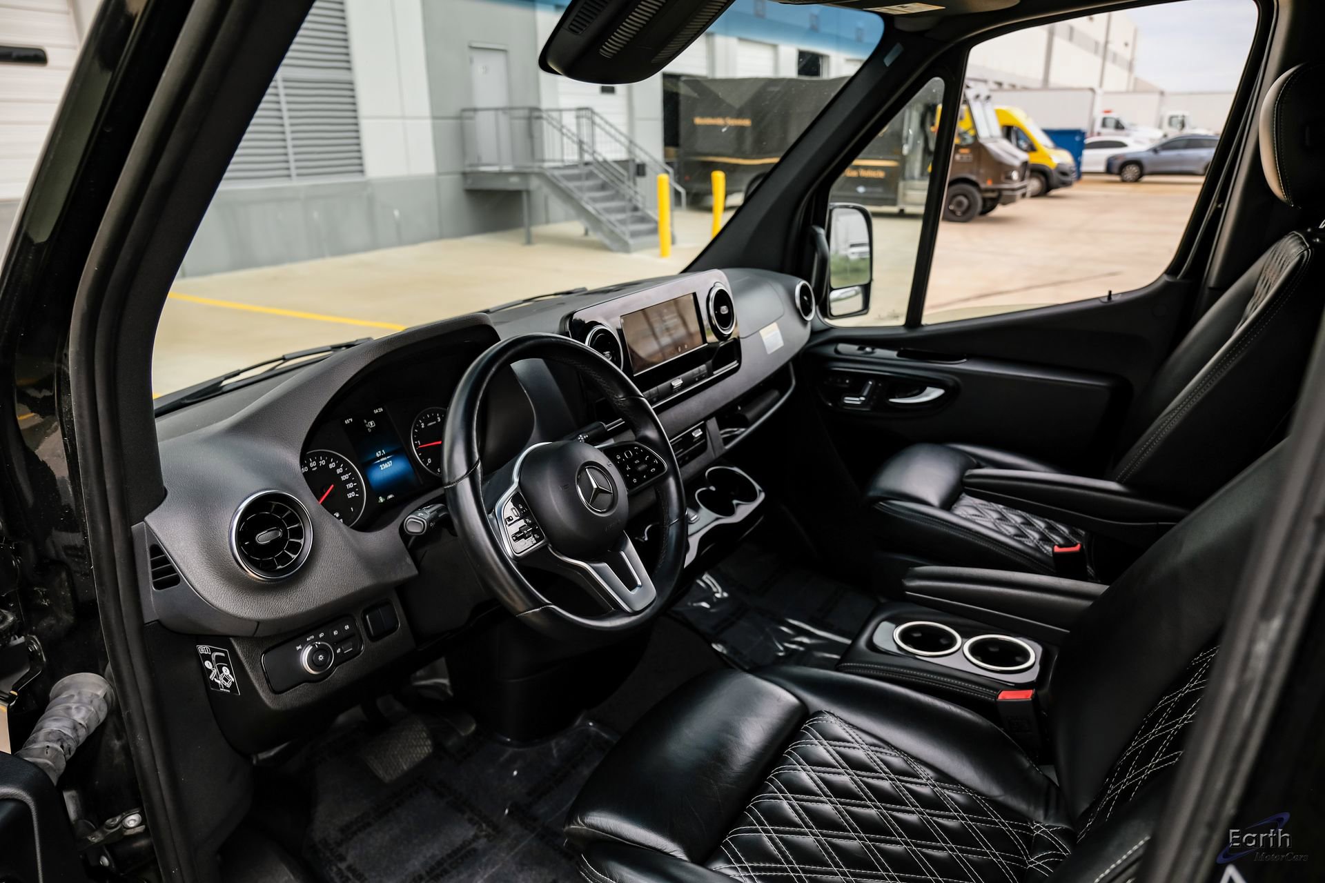 Used 2024 Mercedes-Benz Sprinter 2500 image 2