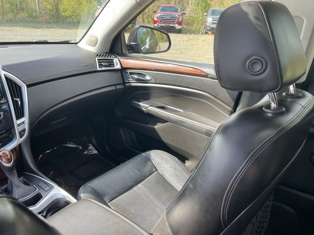 Used 2013 Cadillac SRX Luxury w/ Driver Awareness Package FWD image 24