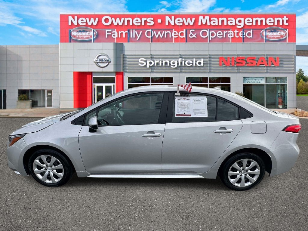 Used 2024 Toyota Corolla LE FWD image 6