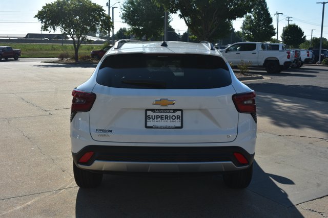 Used 2025 Chevrolet Trax LT w/ LT Convenience Package FWD image 6