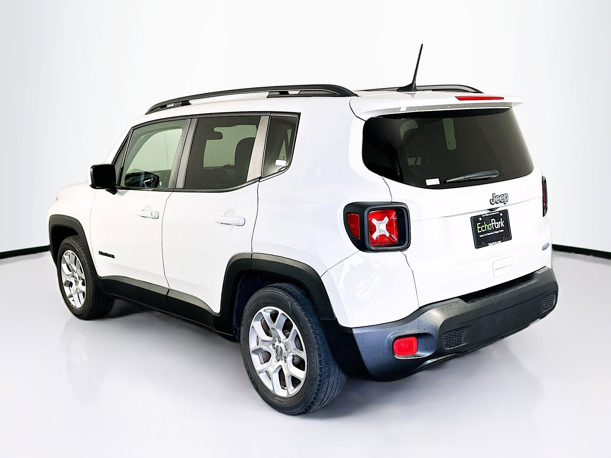 Used 2018 Jeep Renegade Latitude image 5