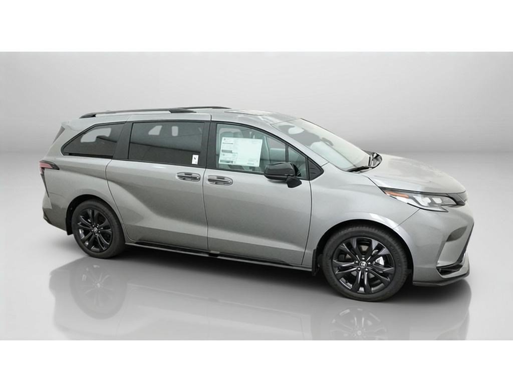 New 2026 Toyota Sienna XSE FWD image 13