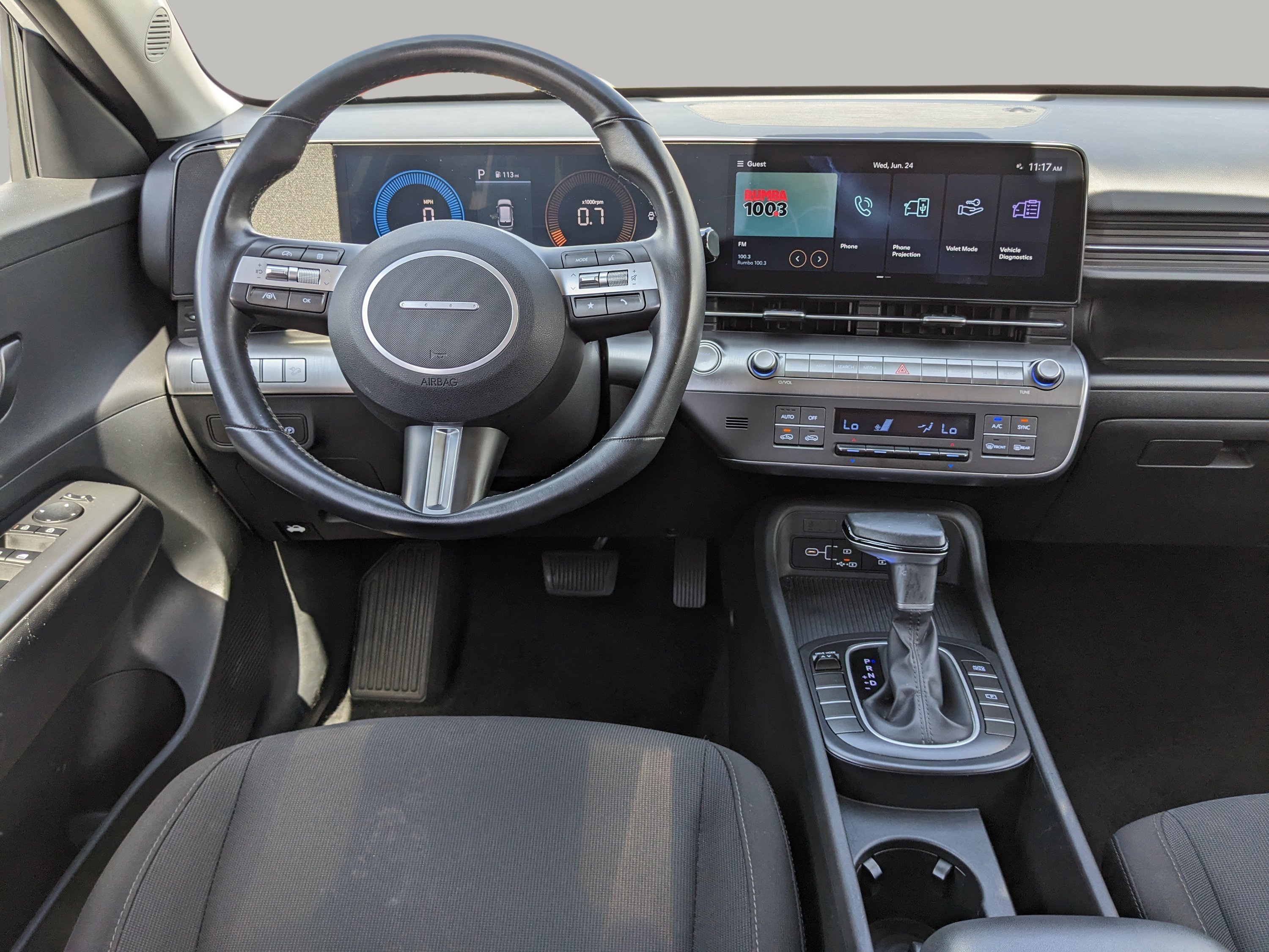 Used 2025 Hyundai Kona SEL FWD image 14