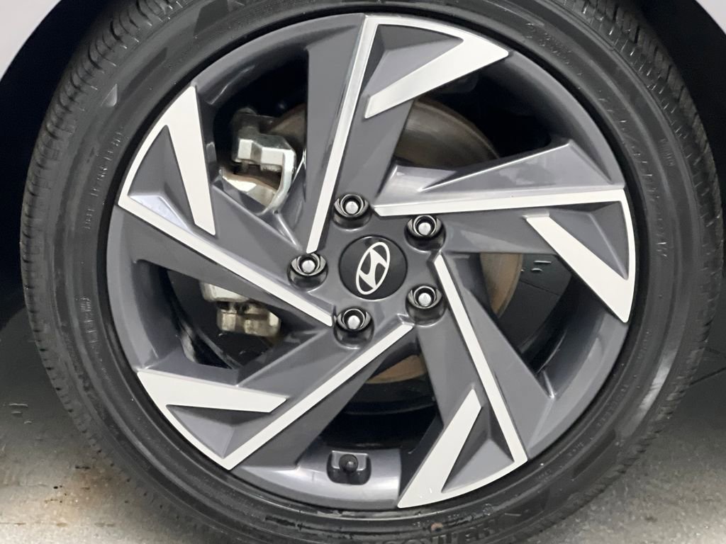 Used 2025 Hyundai Elantra SEL image 60