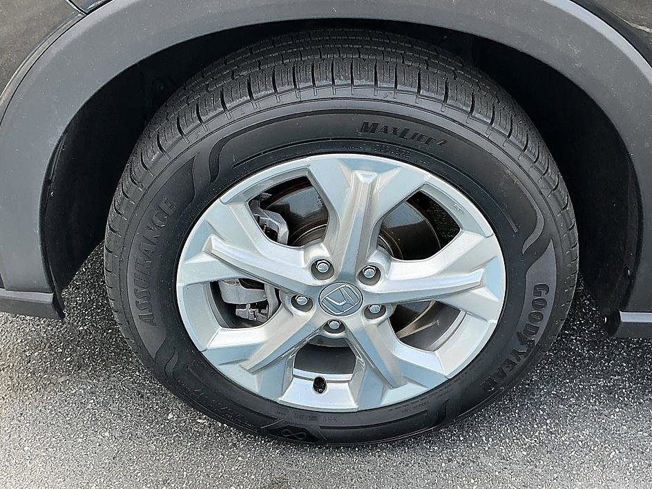 Used 2025 Honda HR-V LX image 8