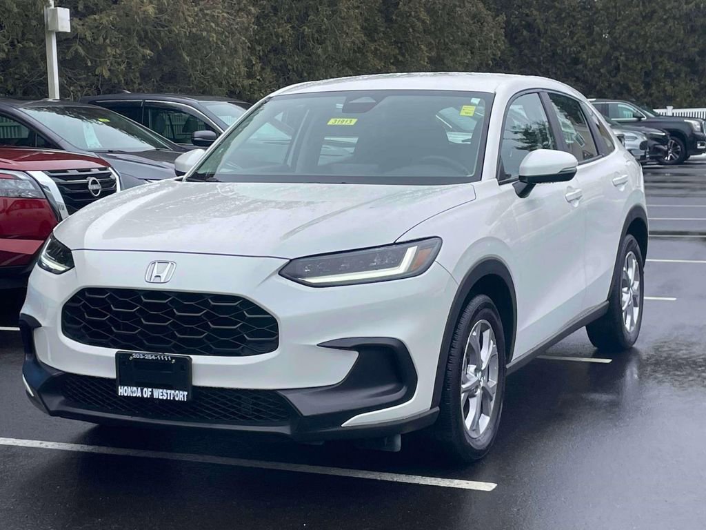 Certified 2025 Honda HR-V LX image 3