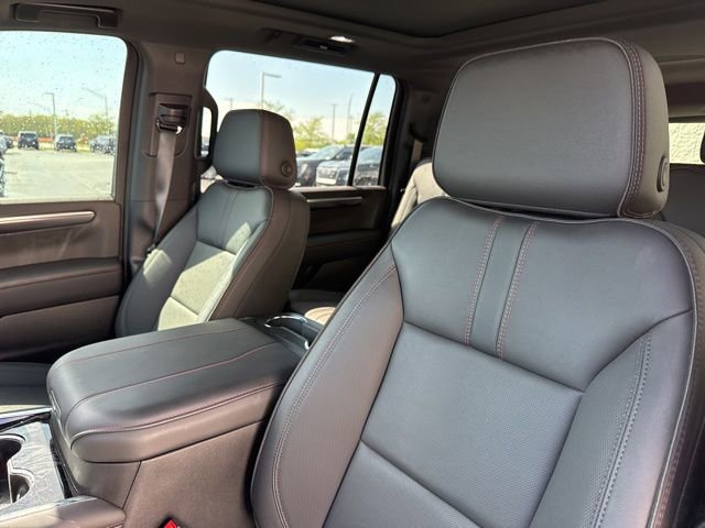 Used 2025 Chevrolet Suburban RST w/ Comfort Package AWD/4WD image 16