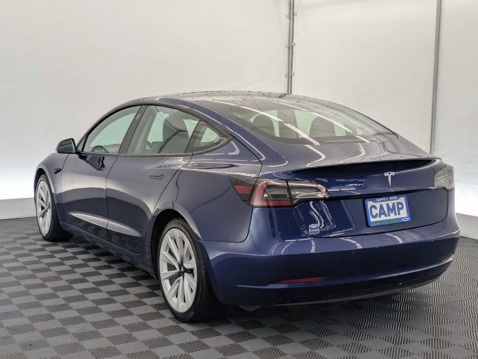 Used 2022 Tesla Model 3 Standard Range image 4