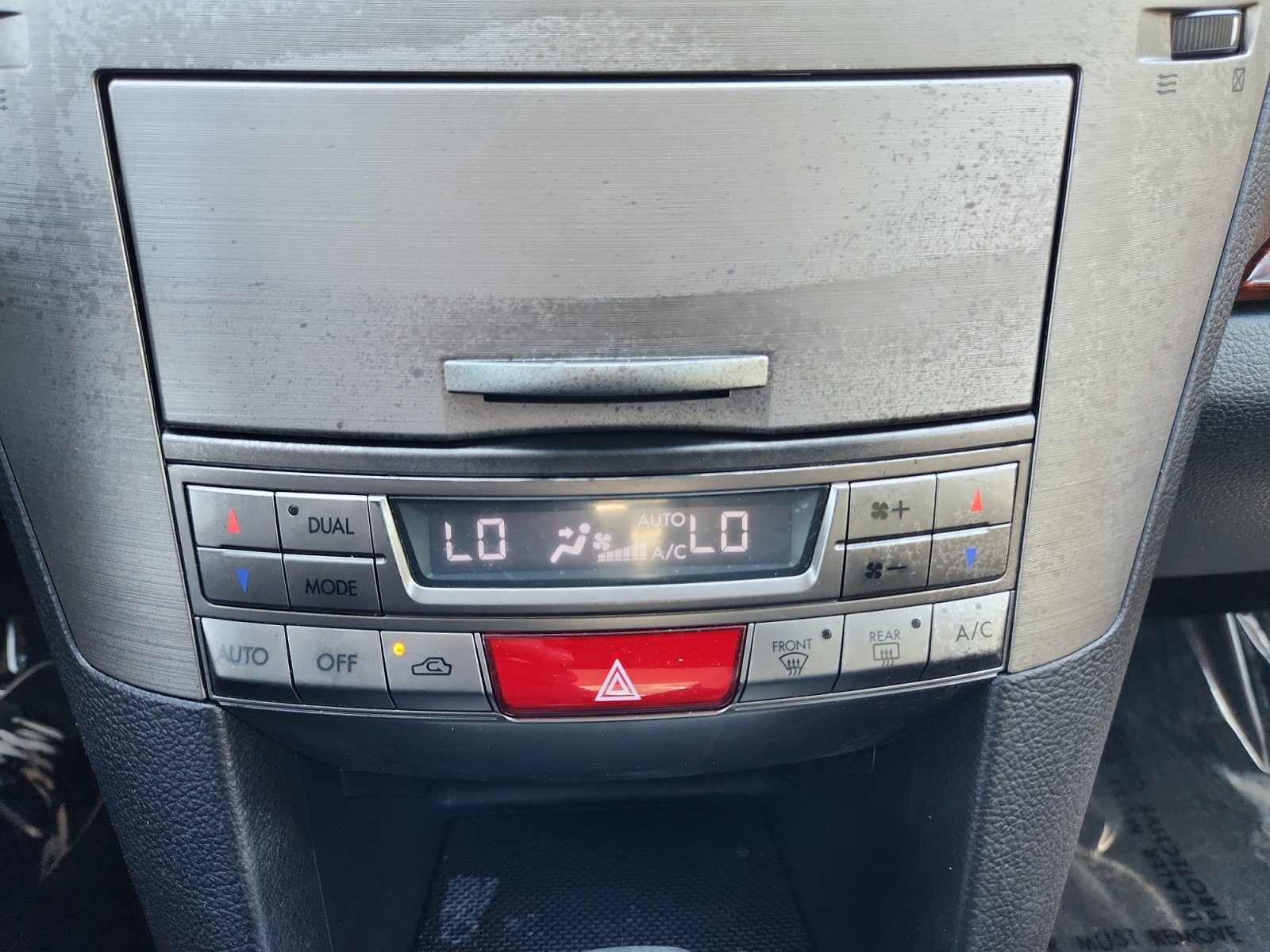 Used 2011 Subaru Legacy 2.5i Limited AWD/4WD image 12