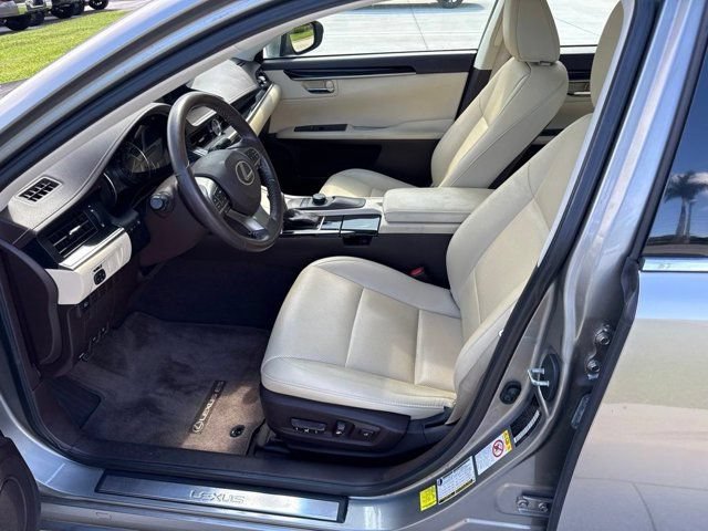 Used 2018 Lexus ES 350 w/ Accessory Package 2 FWD image 3