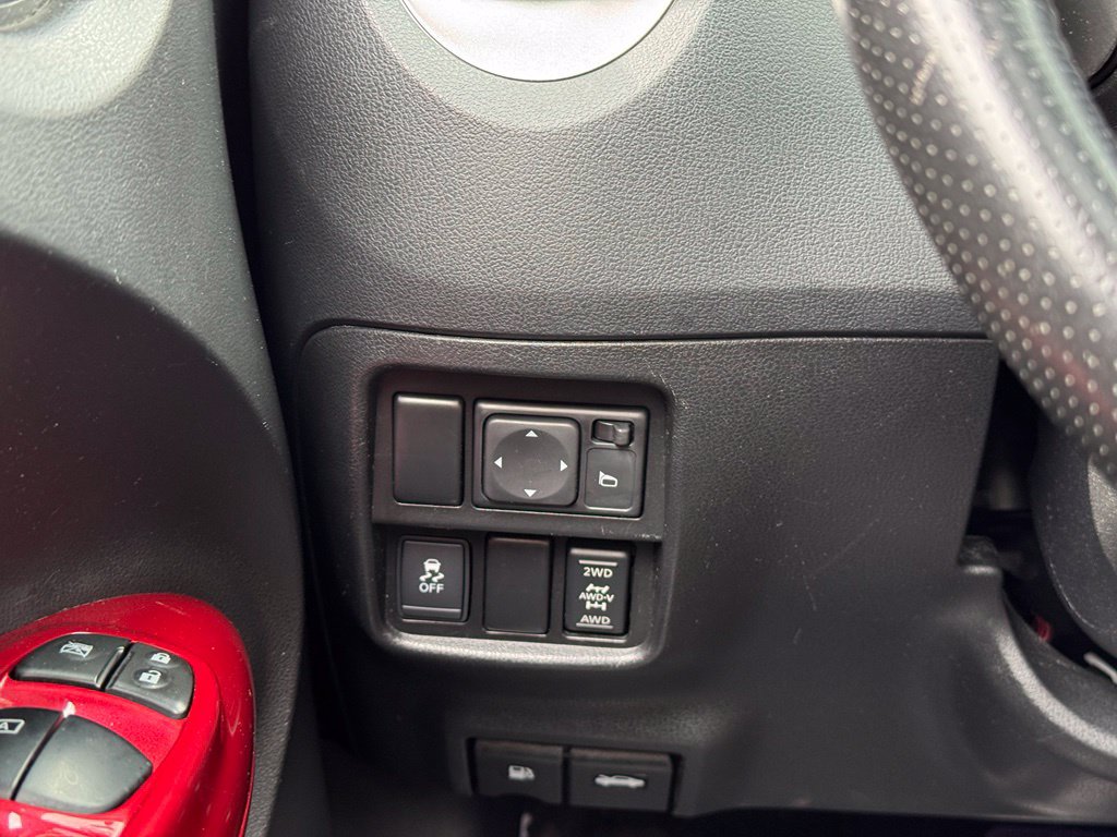 Used 2012 Nissan Juke SL w/ Chrome Pkg AWD/4WD image 34
