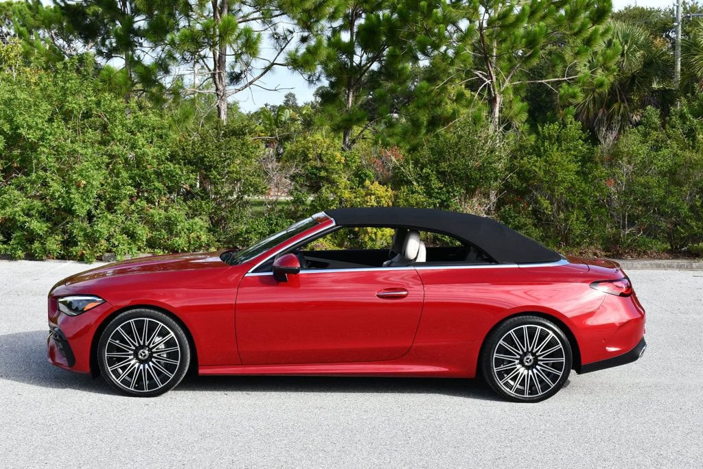 Used 2024 Mercedes-Benz CLE 300 4MATIC Cabriolet image 35