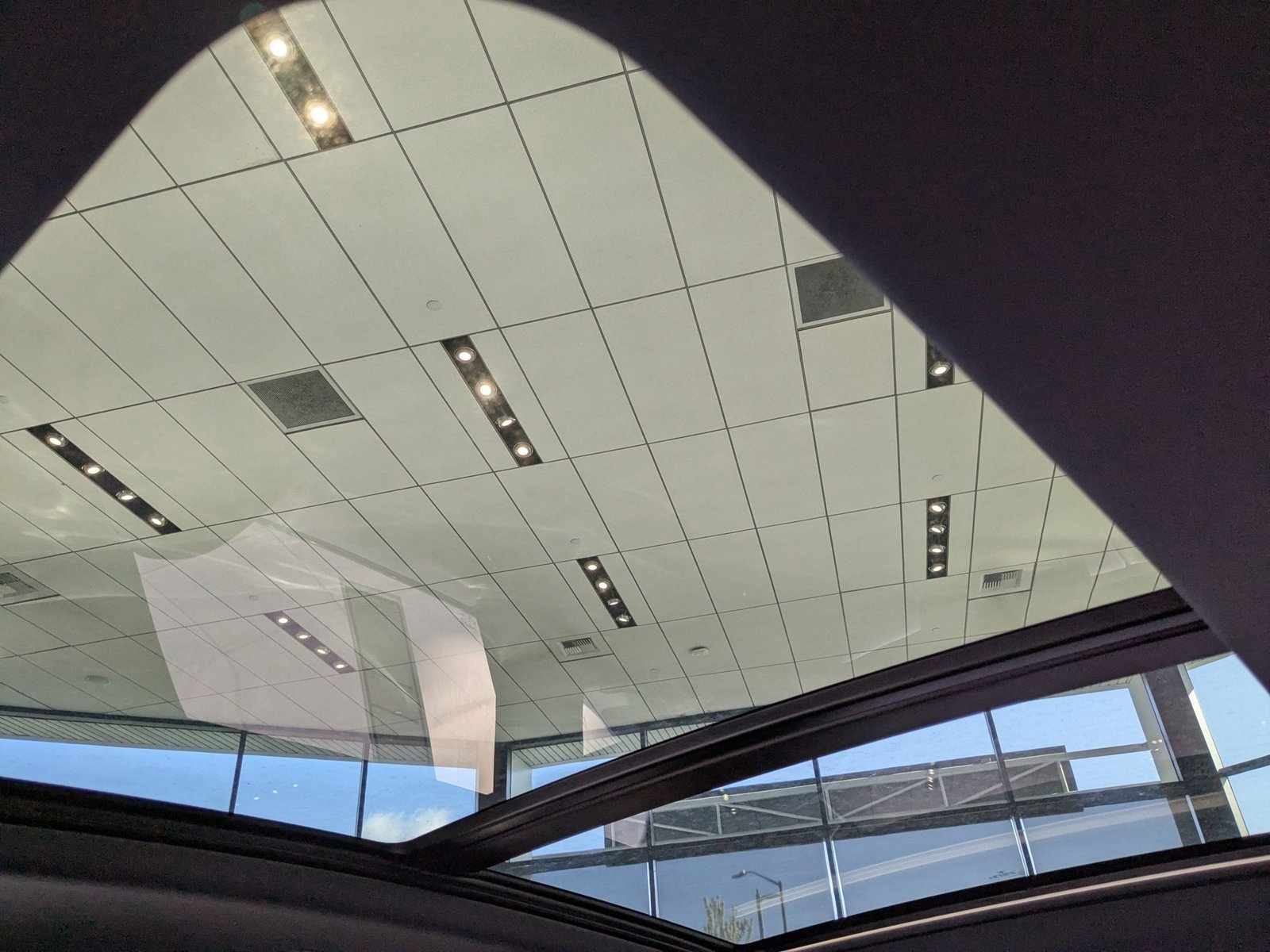 Used 2025 Porsche Macan image 26