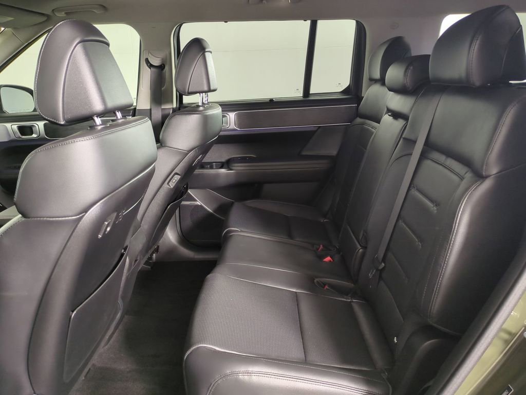 Used 2024 Hyundai Santa Fe Limited image 16