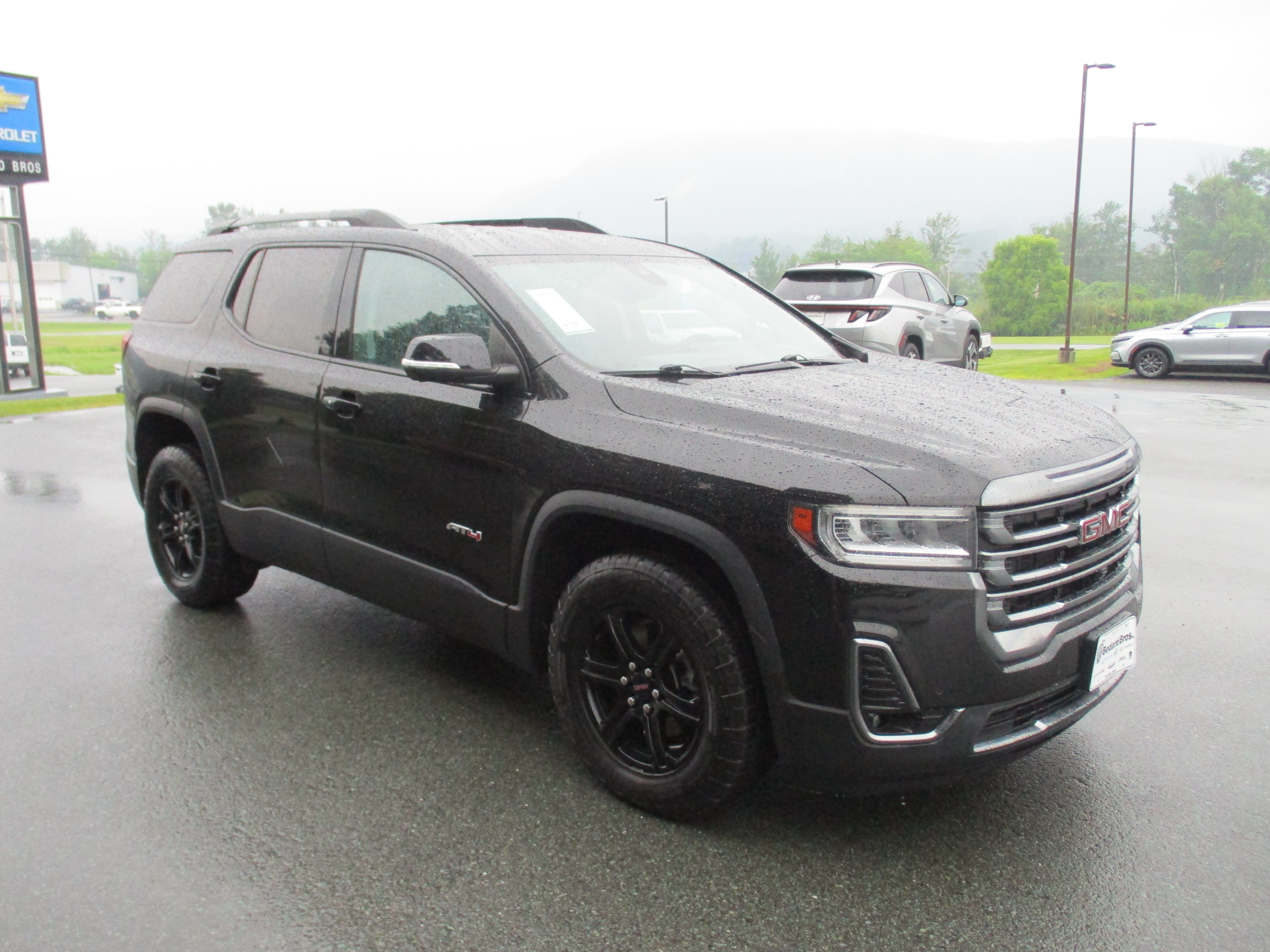 Certified 2023 GMC Acadia AT4 w/ Technology Package AWD/4WD image 3
