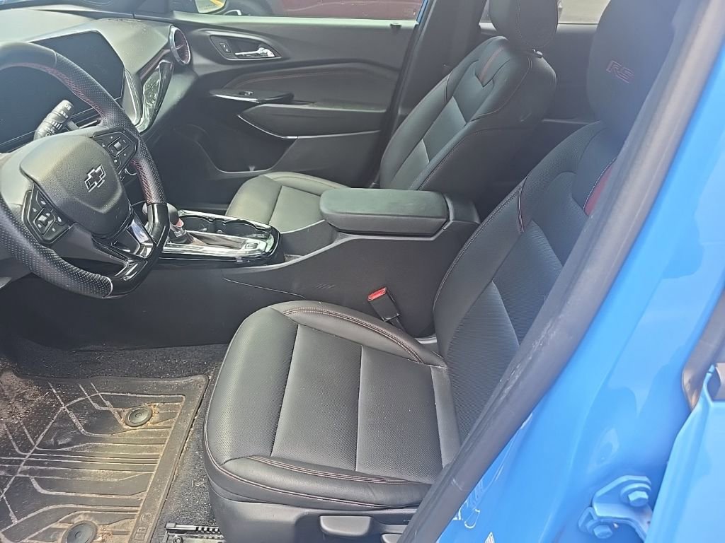 Used 2024 Chevrolet Trax RS w/ Driver Confidence Package FWD image 11