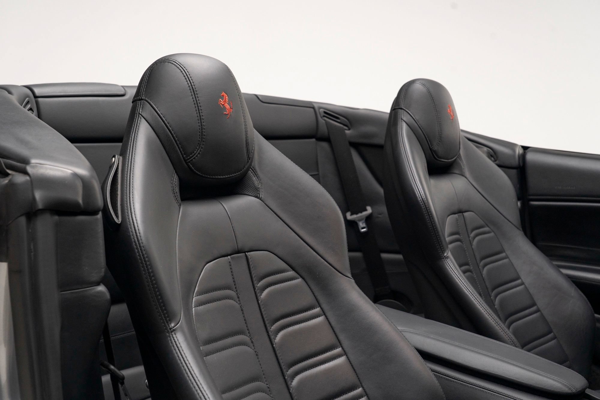 Used 2016 Ferrari California T RWD image 41