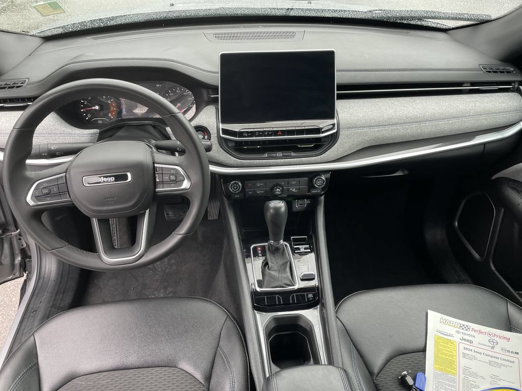 Used 2024 Jeep Compass Latitude AWD/4WD image 15